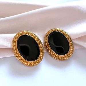Vintage Tulla Booth Black Gold Oval Cabochon Earrings